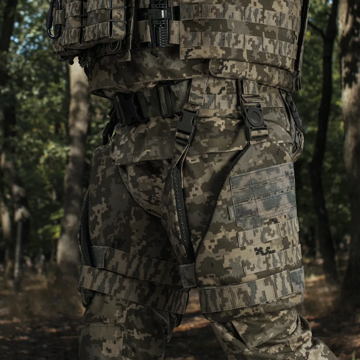 Защита внутренней части бедра 2-го класса защиты (с баллистическим пакетом). Пиксель (мм-14) 5