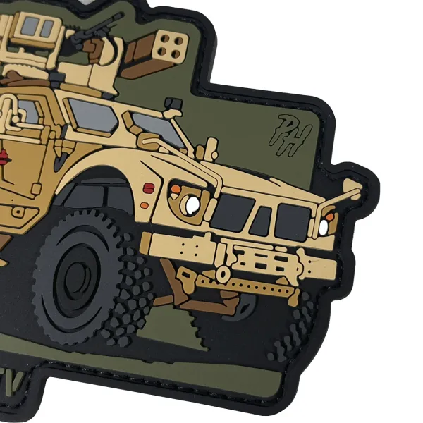 Патч (шеврон) «Oshkosh M-ATV» от Patch hunter. Мягкий ПВХ пластик мягкий. Койот 3