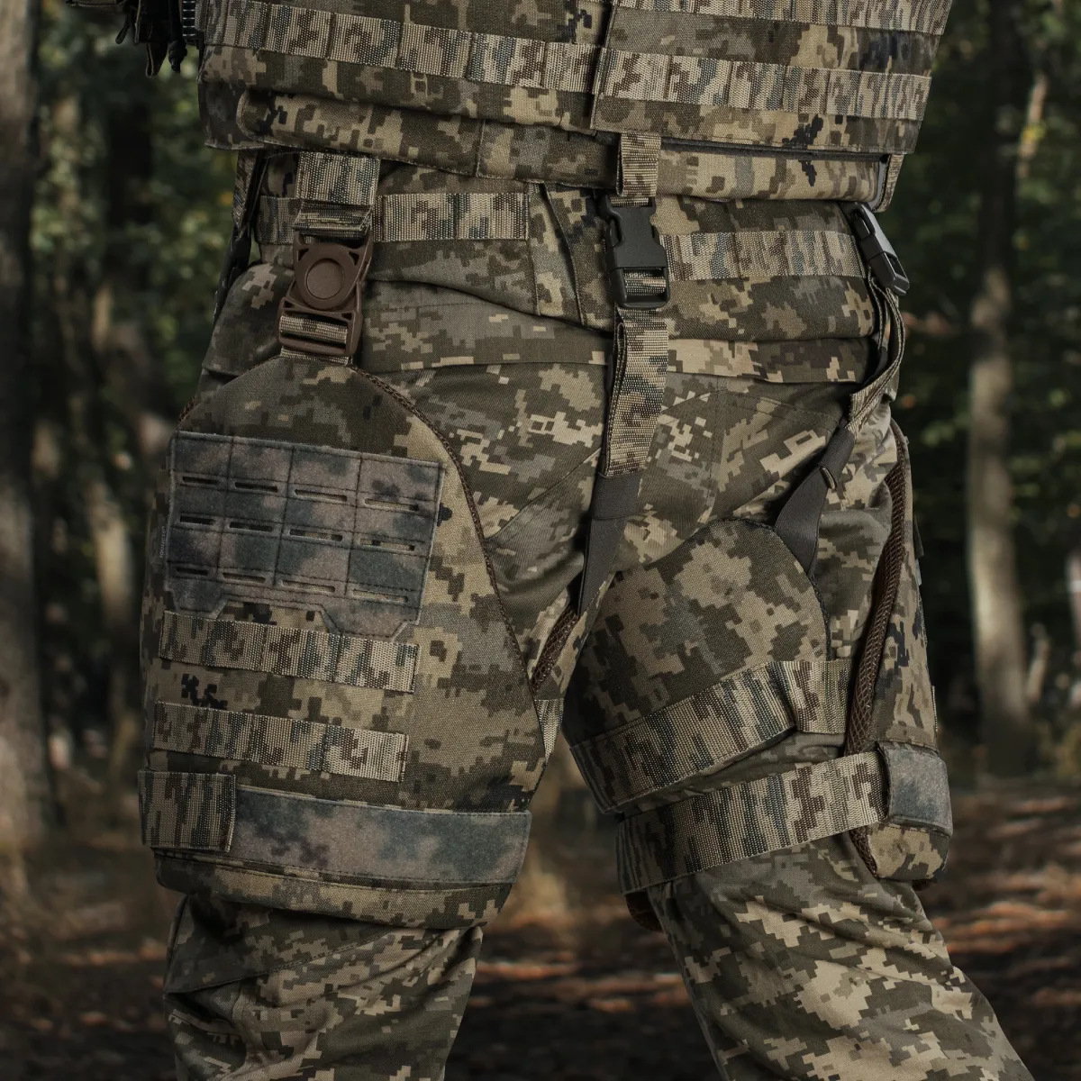 Защита бедер 1-го класса защиты (с баллистическим пакетом). Цвет пиксель 8