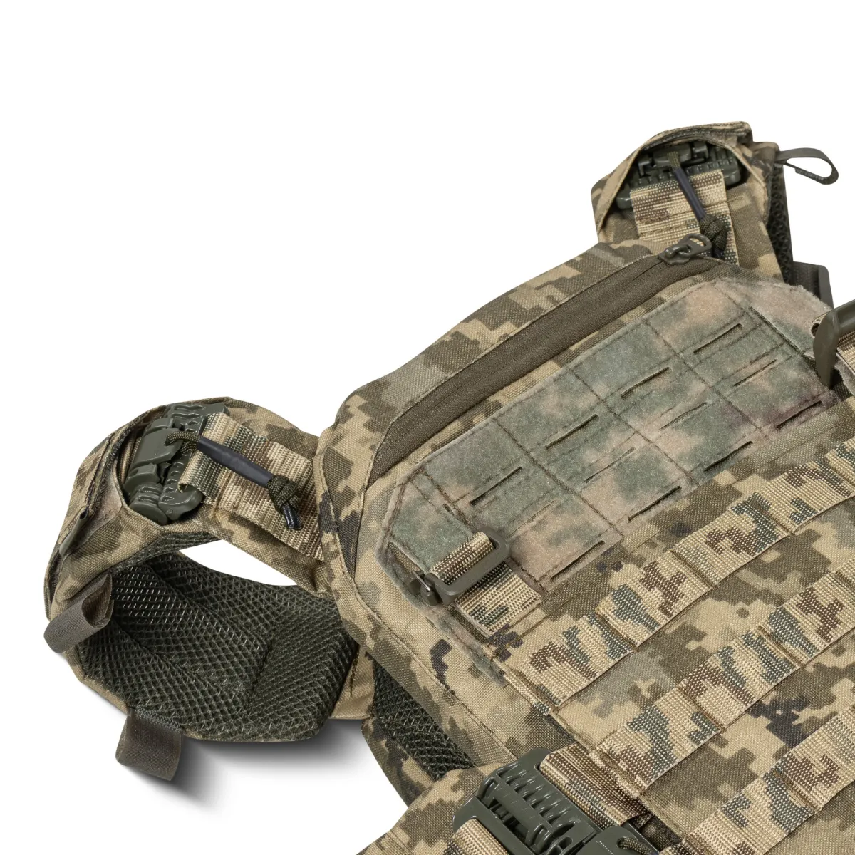 Бронежилет 4-го класса (PRO). Вес 7.3 кг. Стальные плиты 3.4 кг. Пиксель (мм-14) 13