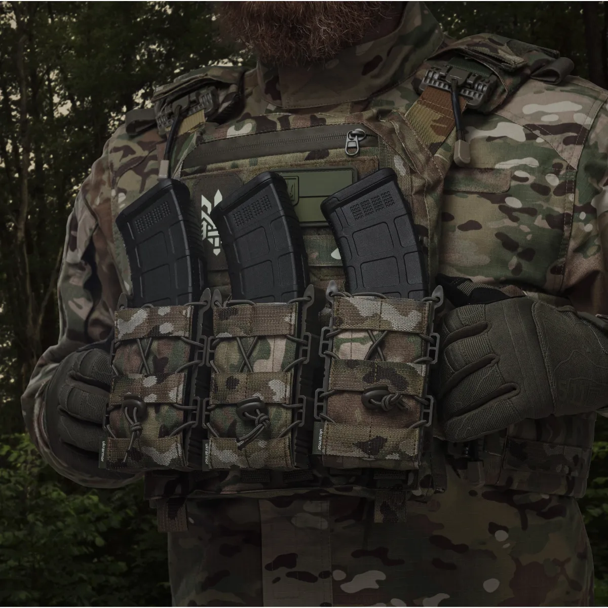 Подсумок одинарный пластиковый для магазина АК/AR. Мультикам 5