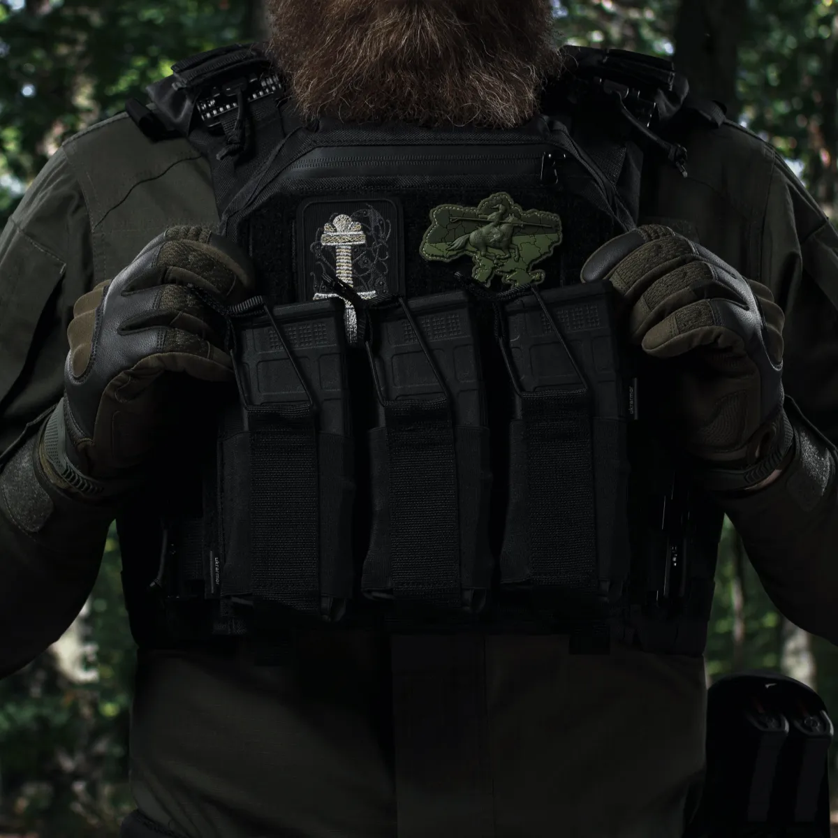 Одинарний еластичний підсумок під магазини АК/АR відкритого типу. Кріплення MOLLE. Чорний 4