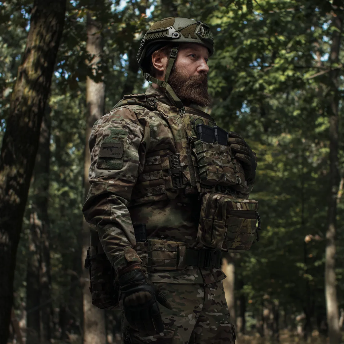 Бронежилет 6-го класса (PRO). Вес 5.7 кг. Керамические плиты Shield Germany 2.65 кг. Мультикам 11