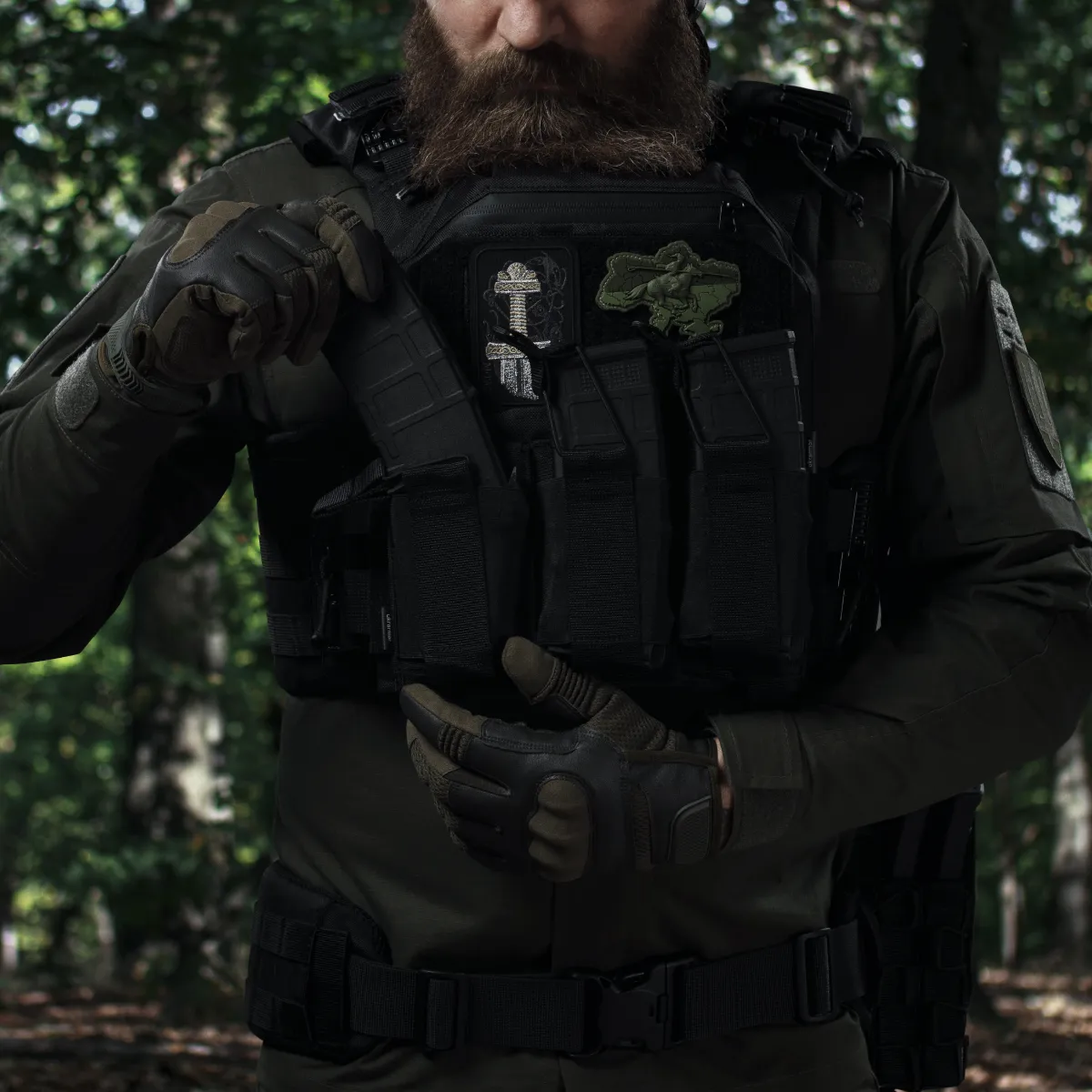 Одинарний еластичний підсумок під магазини АК/АR відкритого типу. Кріплення MOLLE. Чорний 6