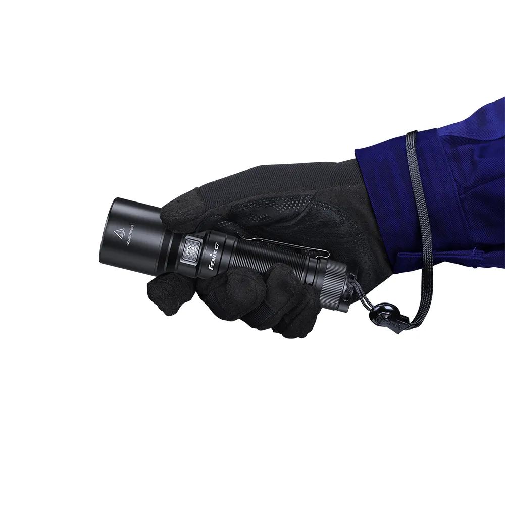 Фонарь ручной Fenix C7. Световой поток достигает 3000 люмен. 3