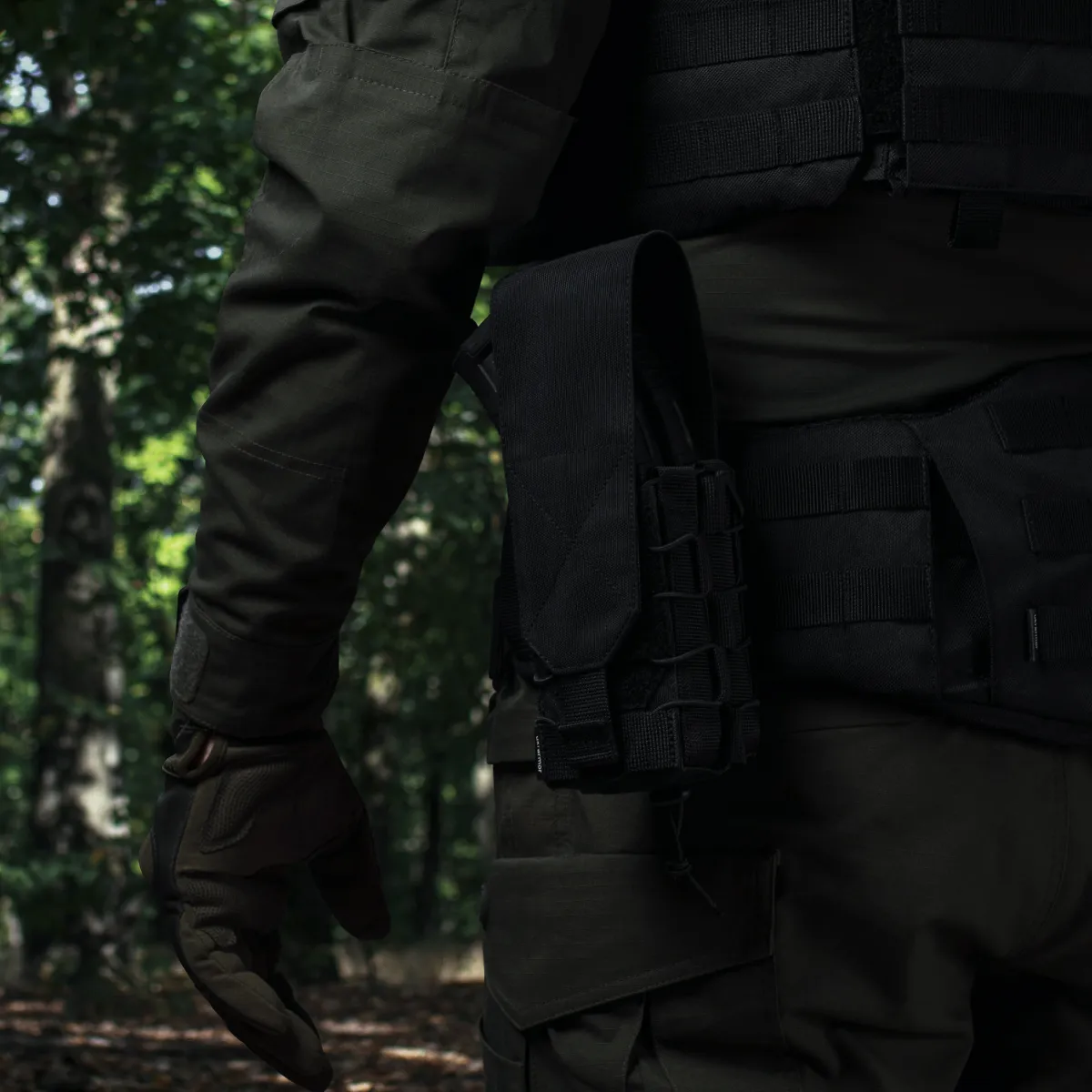 Подвійний закритий підсумок з клапаном під магазини АК/АR. Чорний 7