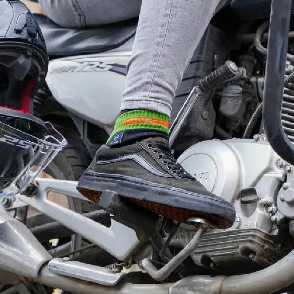 Носки водонепроницаемые Dexshell Running с оранжевыми полосами 2