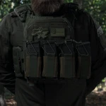 Боковой левосторонний эластичный подсумок для магазинов АК/АR и турникетов открытого типа с креплением на липучке. Олива 4