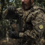 Боковой левосторонний эластичный подсумок для магазинов АК/АR и турникетов открытого типа с креплением на липучке. Пиксель (мм-14) 8